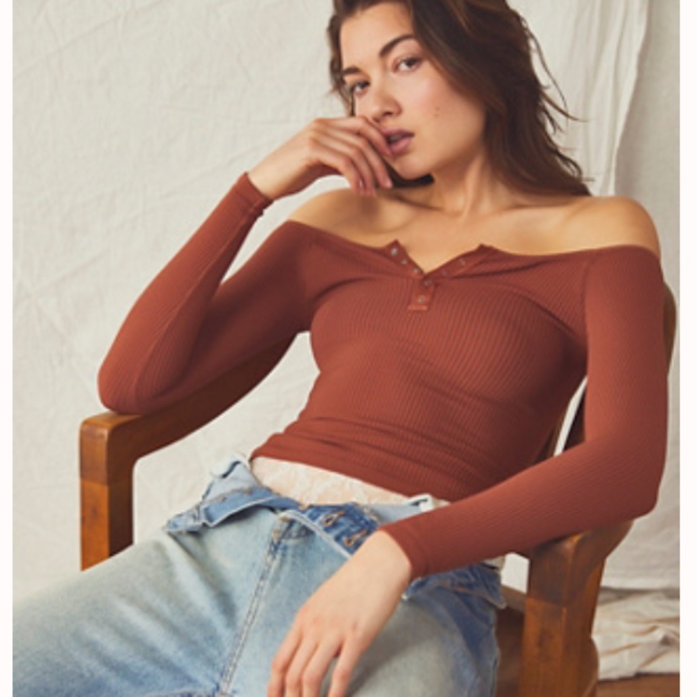 NEW - FREE PEOPLE Go Get Her Seamless Long Sleeve Top - Urban Outfitters REVOLVE